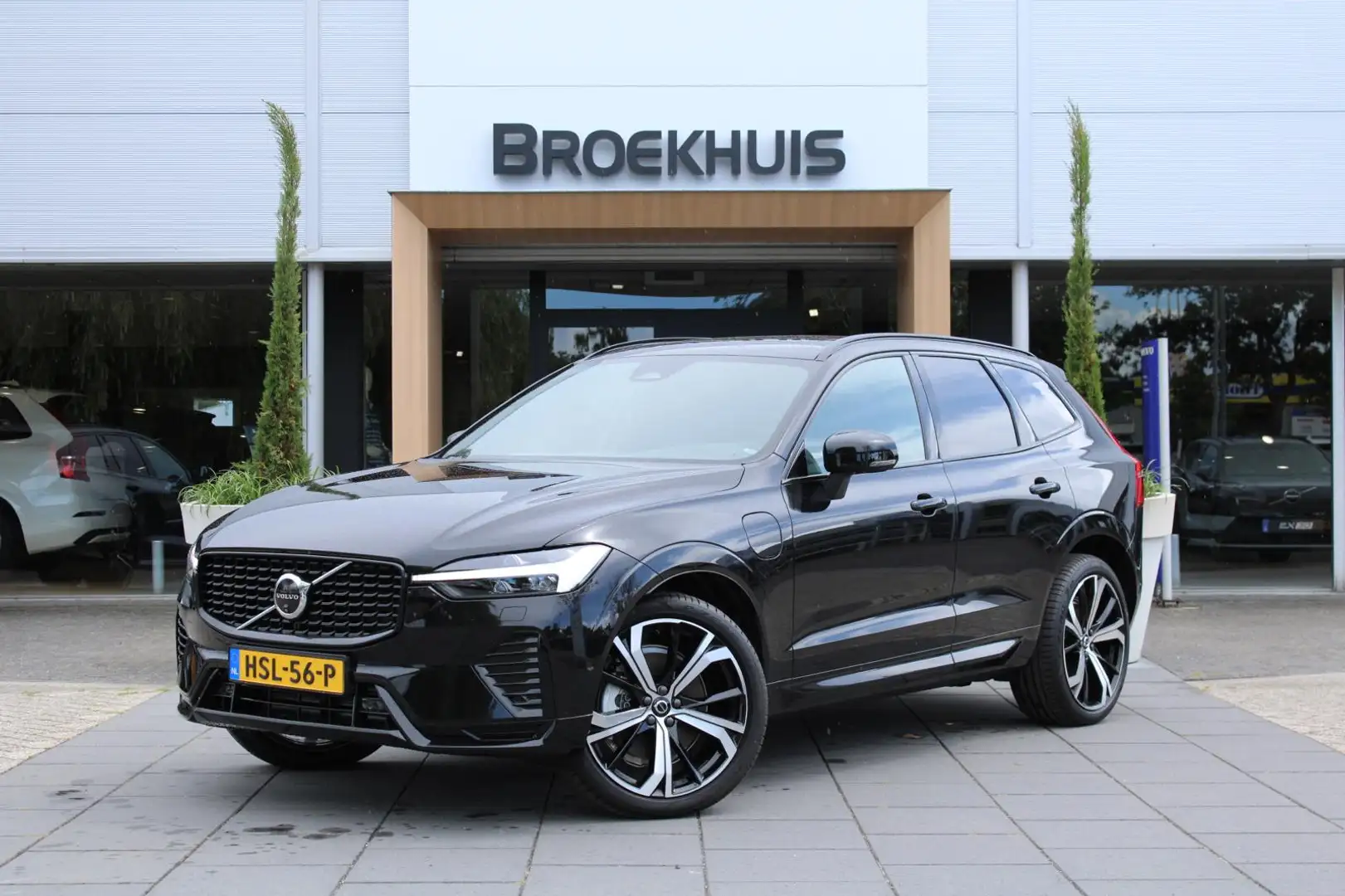 Volvo XC60 T6 AWD Plus Dark | 360 Camera | Stoel + Stuurwielv Zwart - 1