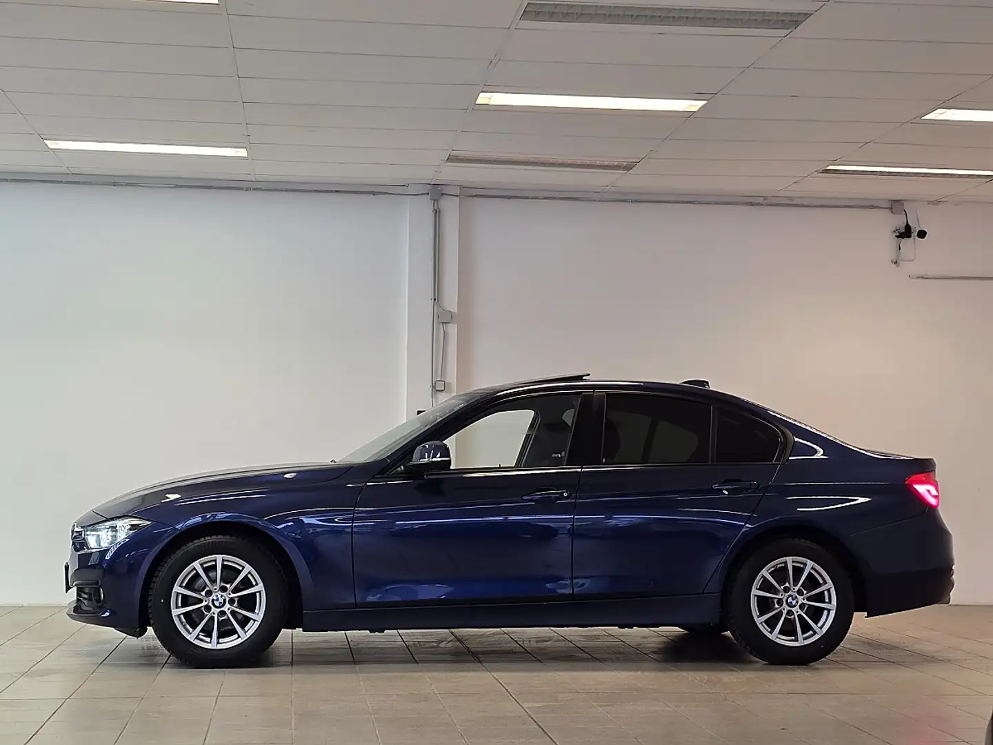 BMW 318 d xDrive Advantage*Head-up-Display*Navi*Spurwec... Blau - 2