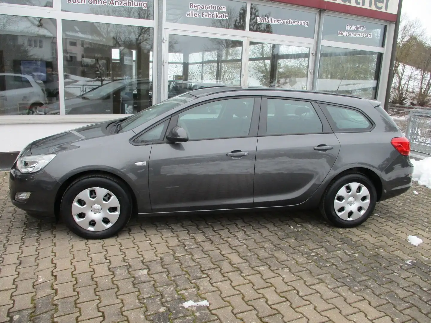Opel Astra J Sports Tourer Edition+1.Hand+AHK Grau - 2