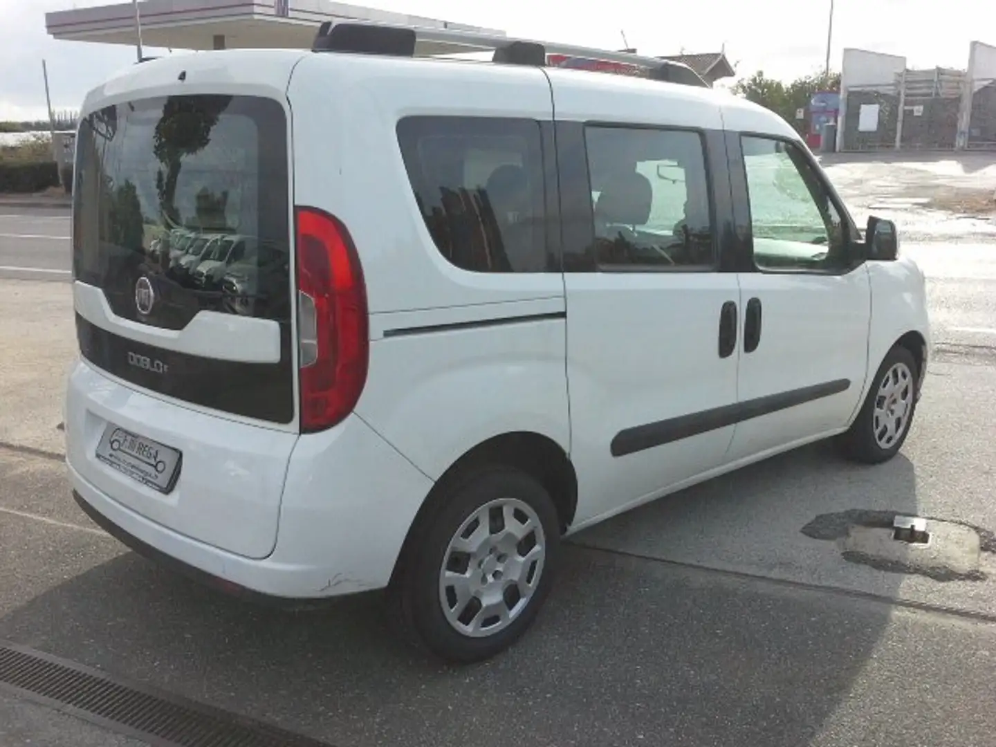 Fiat Doblo 1.6 mtj 120 CV FAMILY CON 5 POSTI VETTURA Bianco - 2