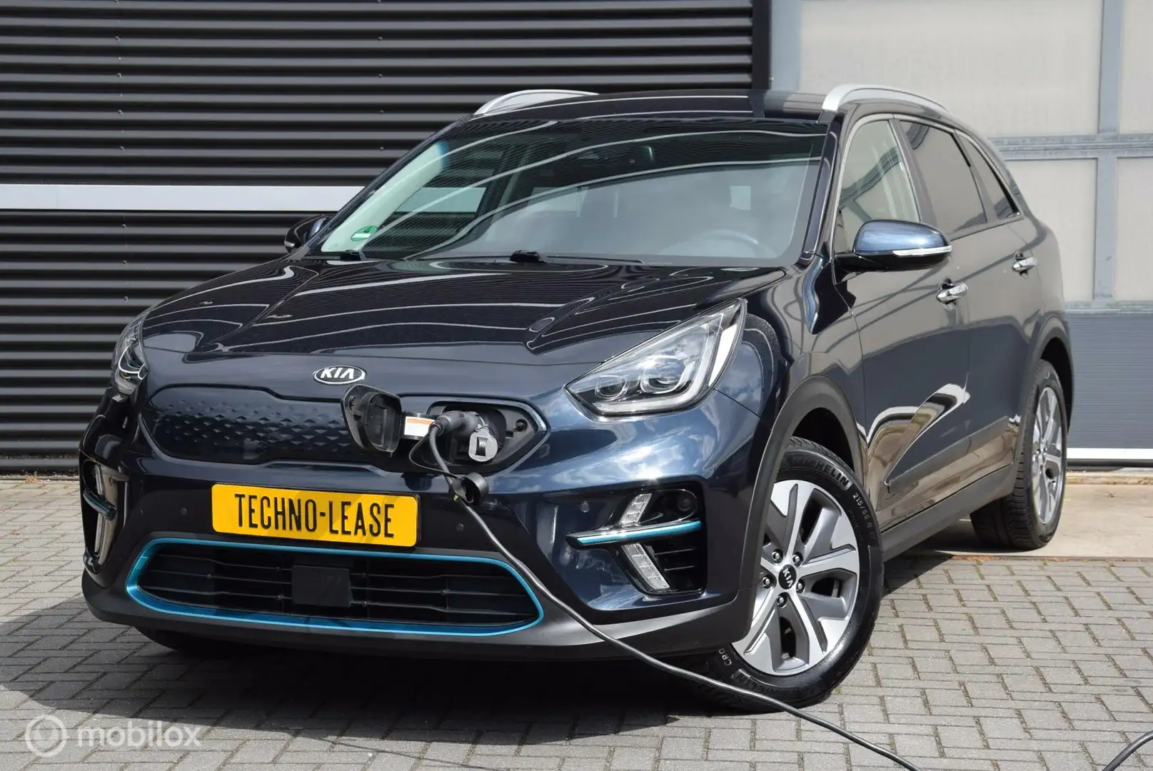 Kia e-Niro ExecutiveLine 64 kWh Apple Carplay Adaptieve Cruis Azul - 2