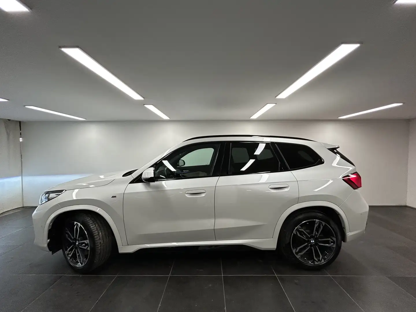 BMW X1 xDrive23i M Sportpaket DA. Prof. PA. Plus Pano. He Weiß - 2