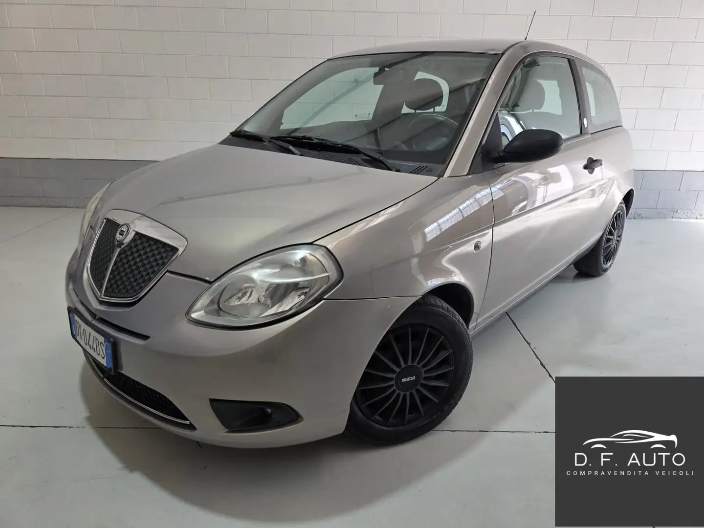 Lancia Ypsilon 1.4 Oro Ecochic GPL Grigio - 1