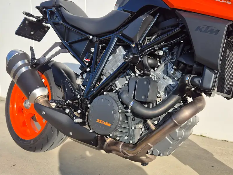 KTM 1290 Super Duke R - foto 8