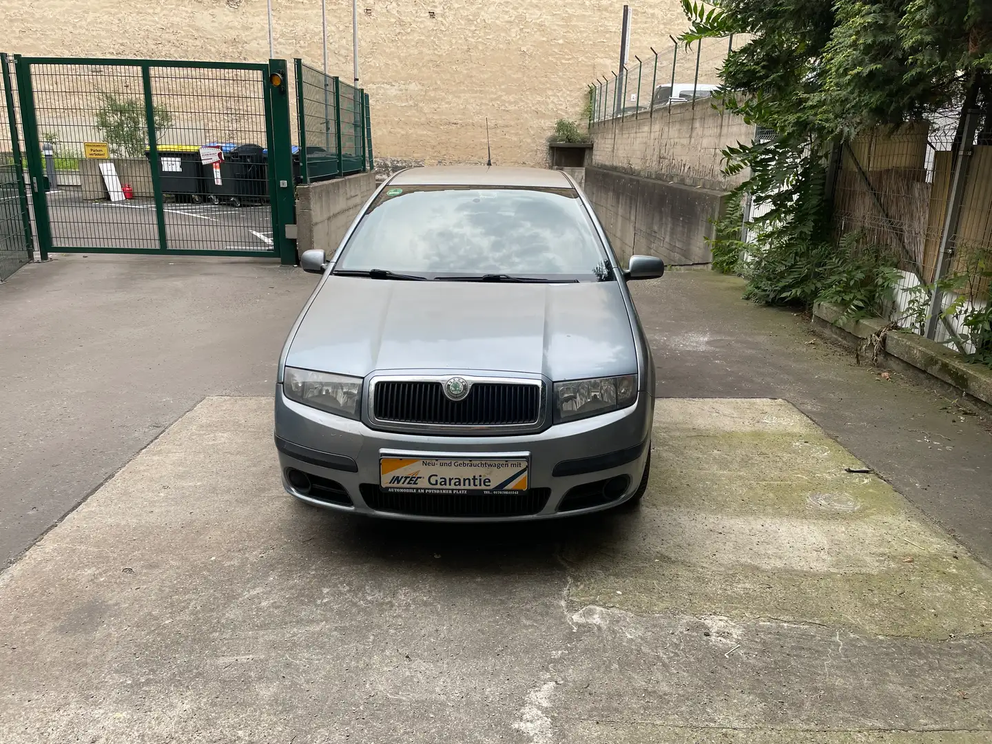 Skoda Fabia .Klimaanlage & Allwettwerreifen, Tüv Neu Grau - 2