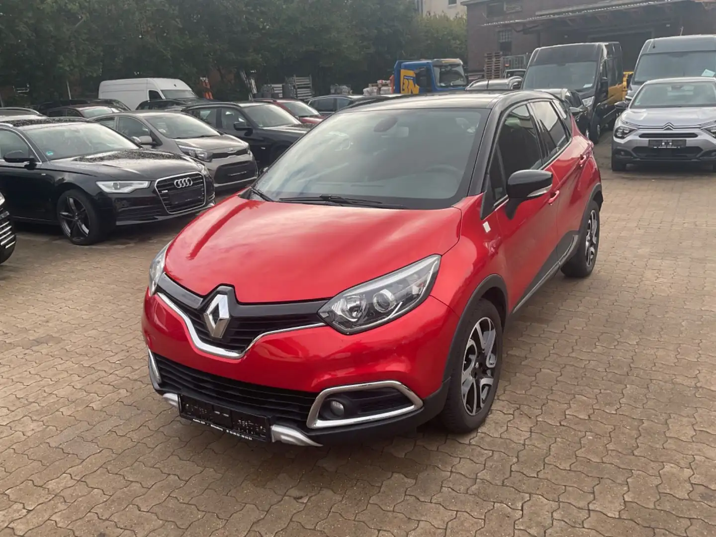 Renault Captur Helly Hansen TÜV 07.2026 Rot - 2