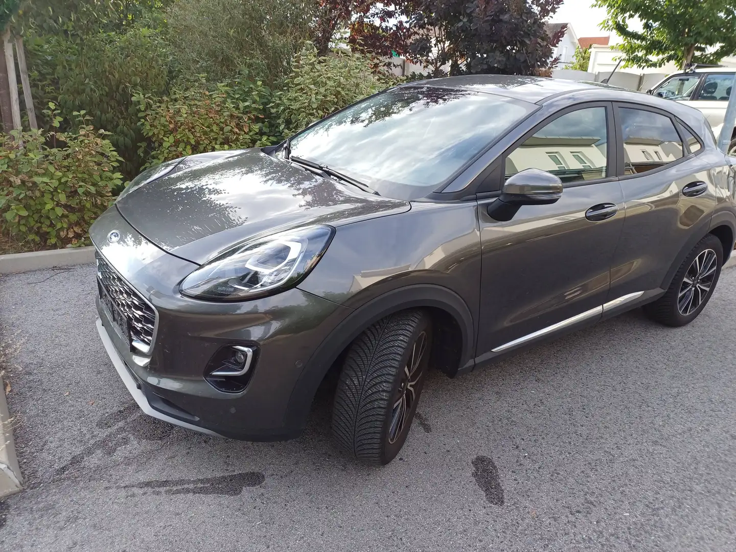 Ford Puma 1,0 EcoBoost Hybrid Titanium, Navi, Rückfahrkamera Grau - 2