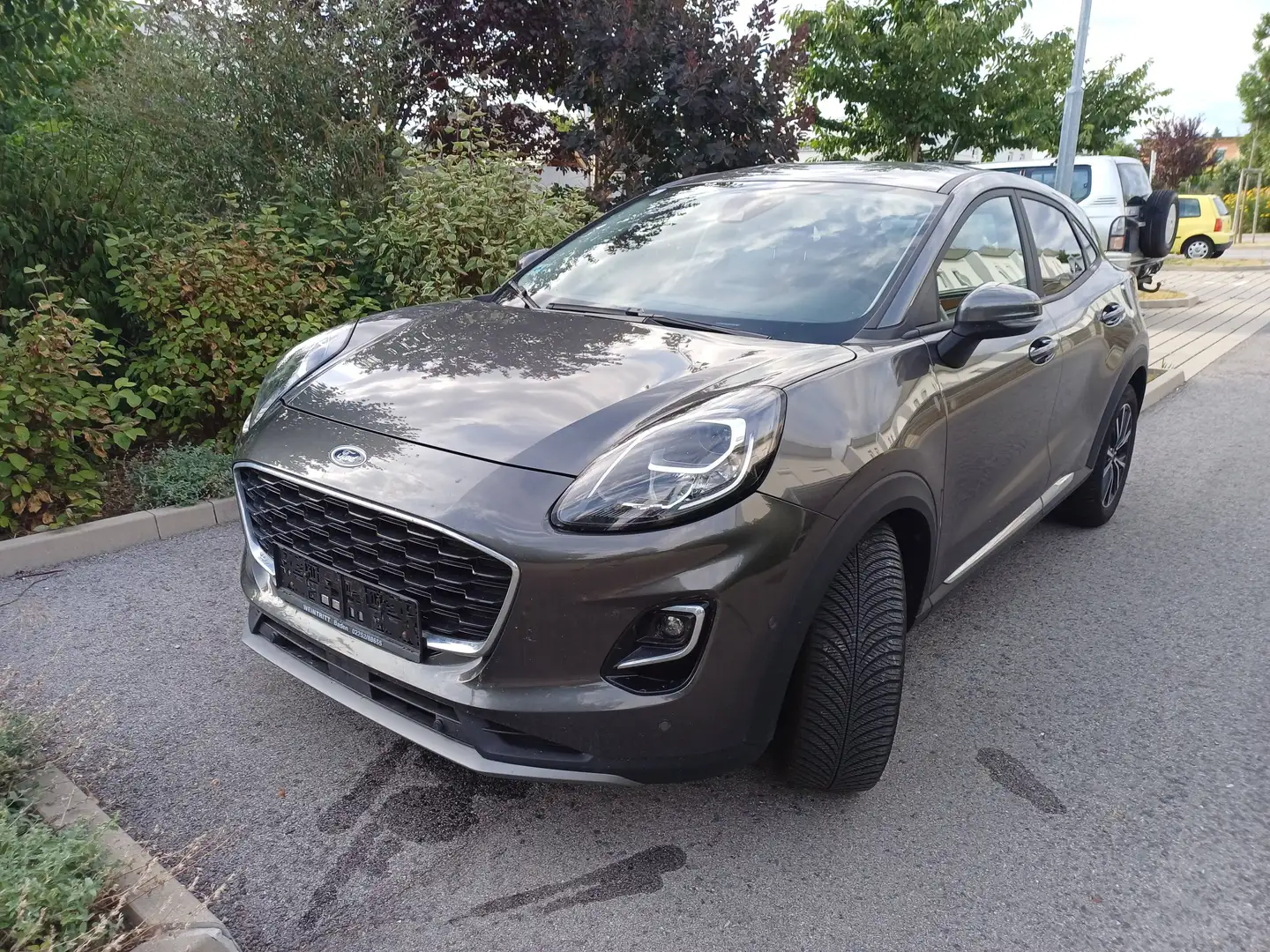 Ford Puma 1,0 EcoBoost Hybrid Titanium, Navi, Rückfahrkamera Grau - 1