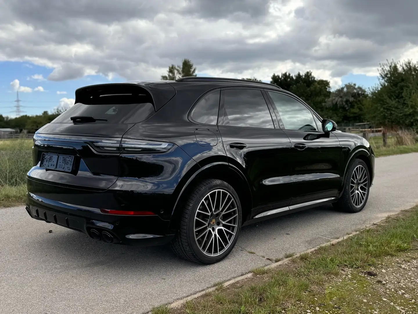 Porsche Cayenne Cayenne III E-Hybrid PHEV 17,9kWh Platinum Edition Schwarz - 2