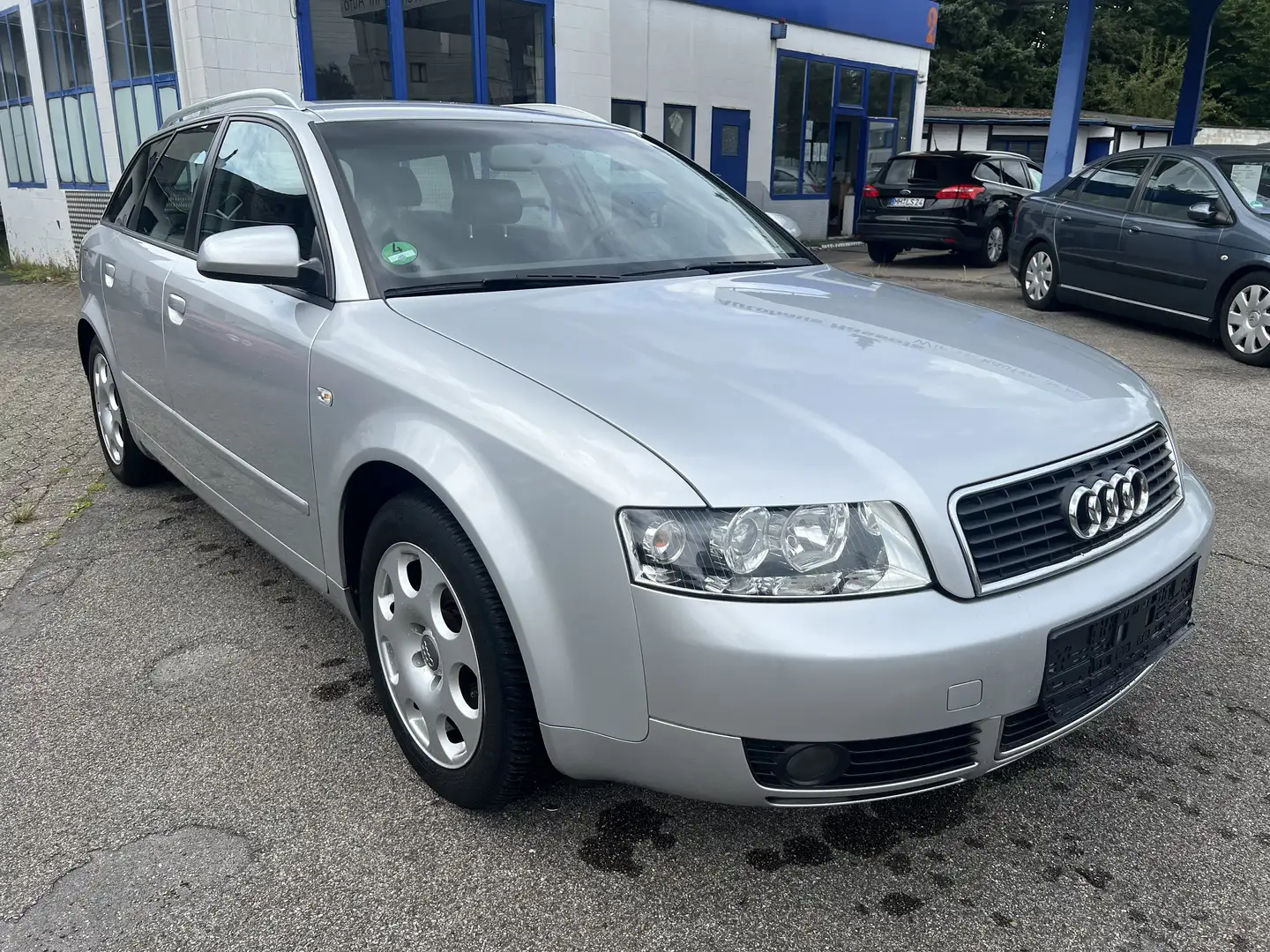 Audi A4 Avant 2.0 Erstbesitz, Scheckheftgepflegt bei VW Silber - 2