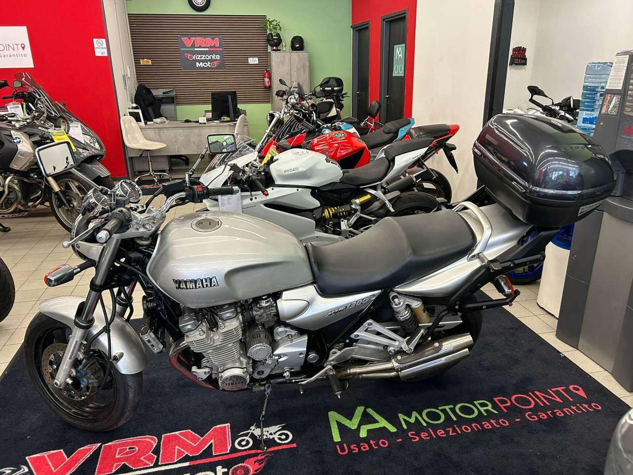 Yamaha XJR 1300