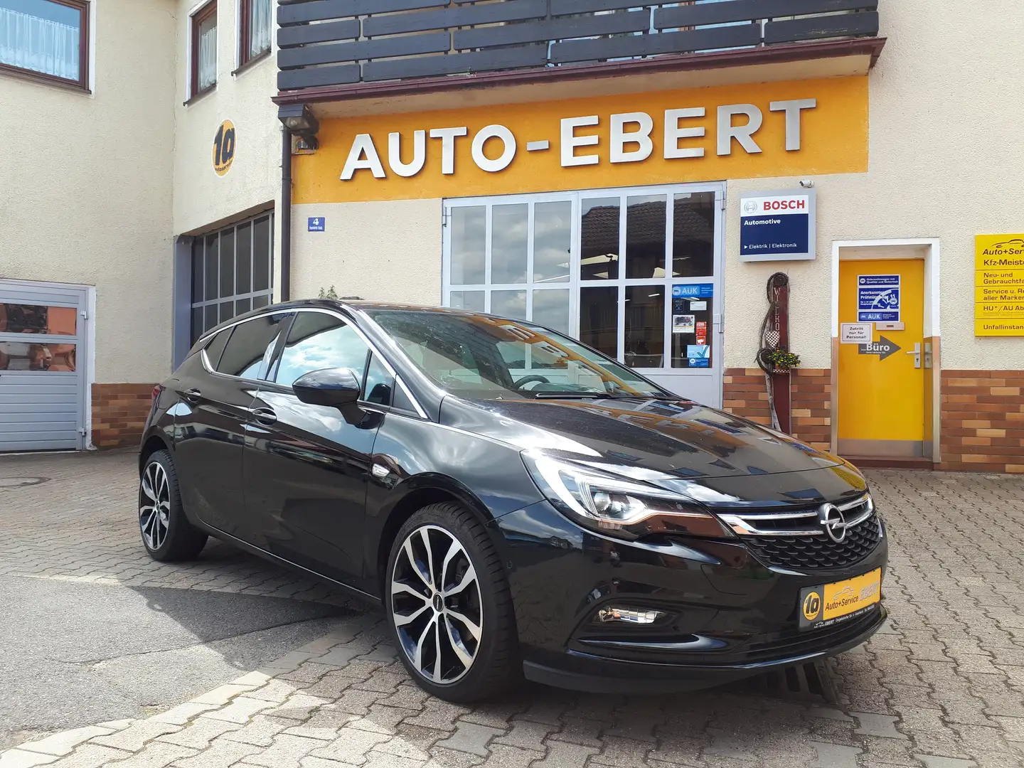 Opel Astra 1.4 Turbo "Innovation" Schwarz - 1