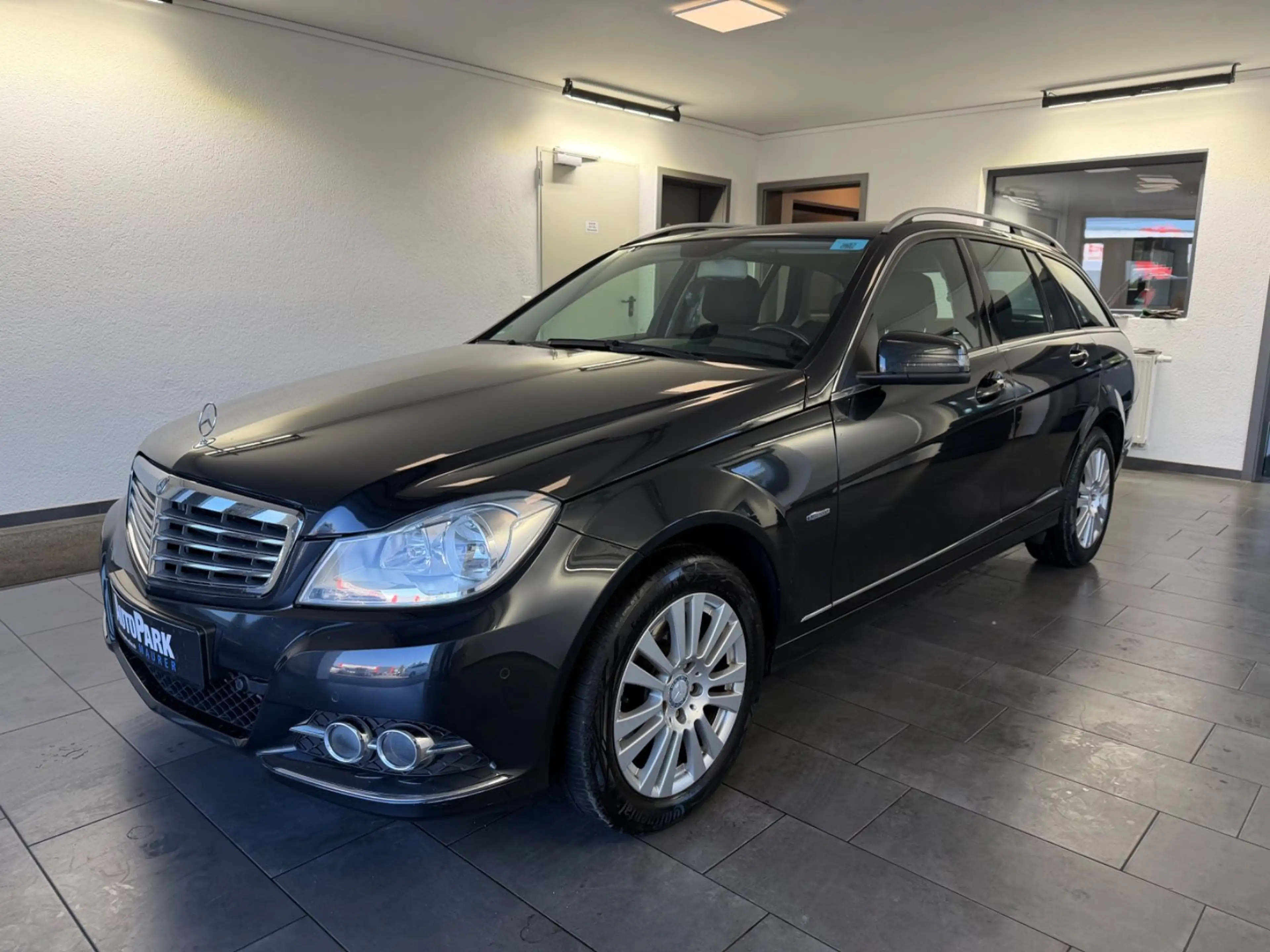 Mercedes-Benz C 220 T CDI BlueE. Elegance*AHK*Navi*SHD