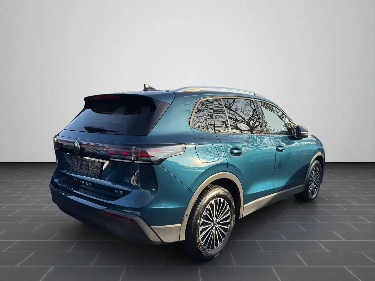 Volkswagen Tiguan 1,5 TSI DSG Life AHK NAVI LED Blau - 2