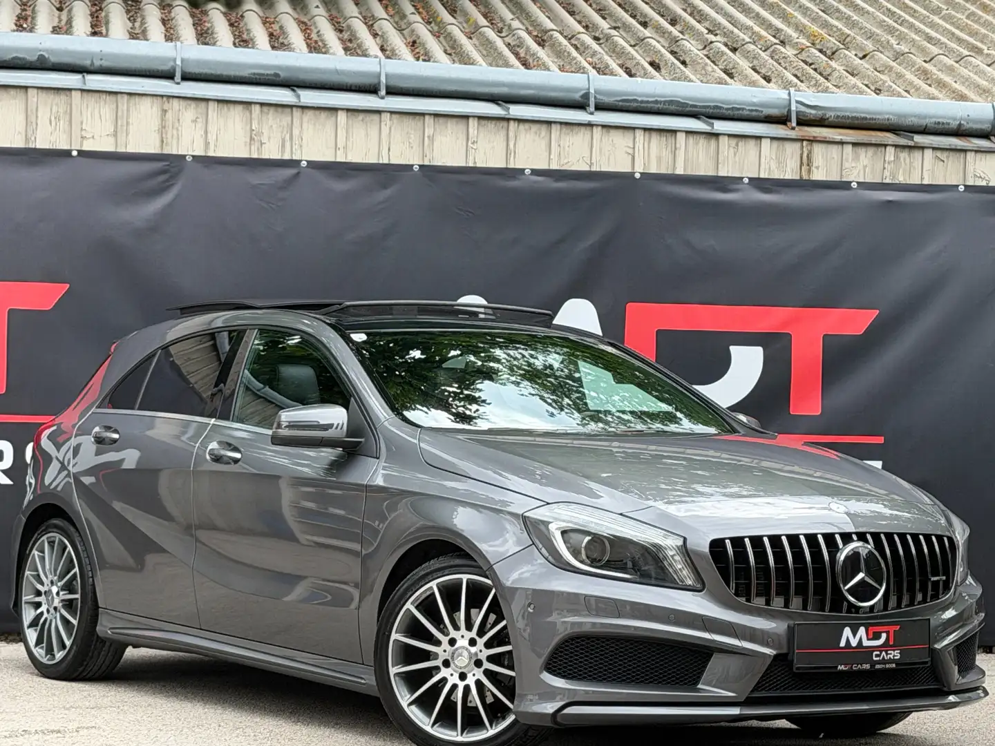 Mercedes-Benz A 180 A 180 CDI Aut.|AMG|PANO|SZHZG|CAM|ACC|DYNAMIC Grau - 2