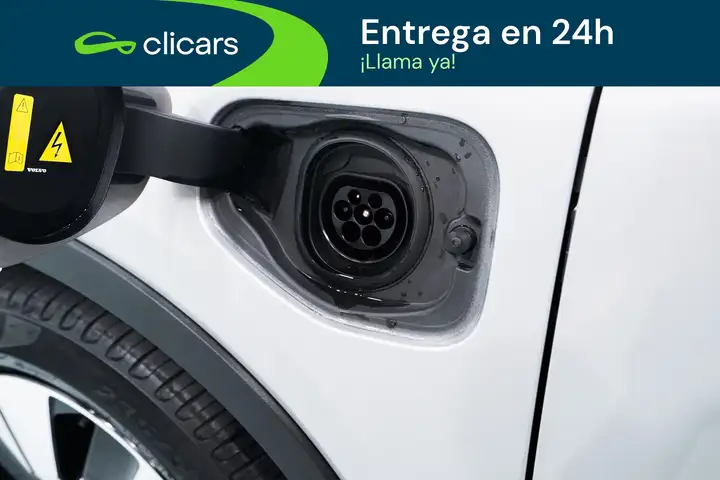 Volvo XC40 2022, foto 13