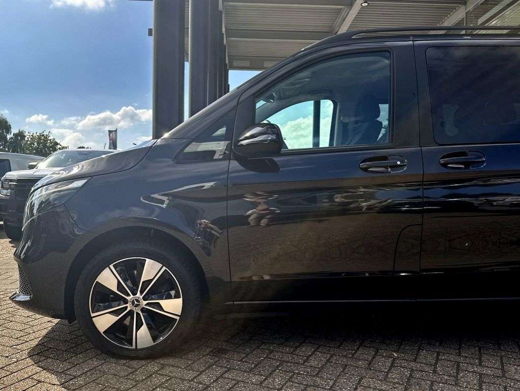 Mercedes-Benz V 220