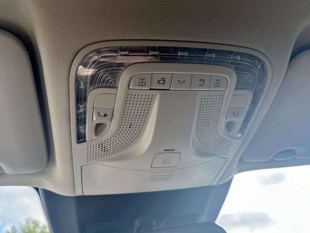 Mercedes-Benz V 220