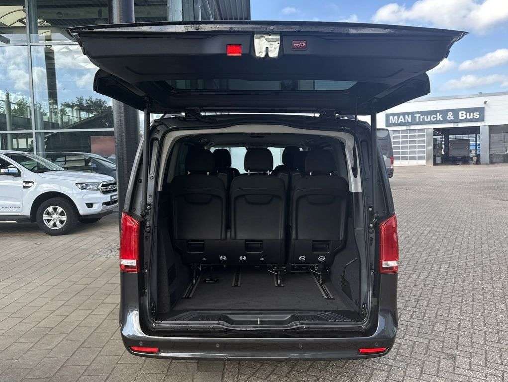 Mercedes-Benz V 220