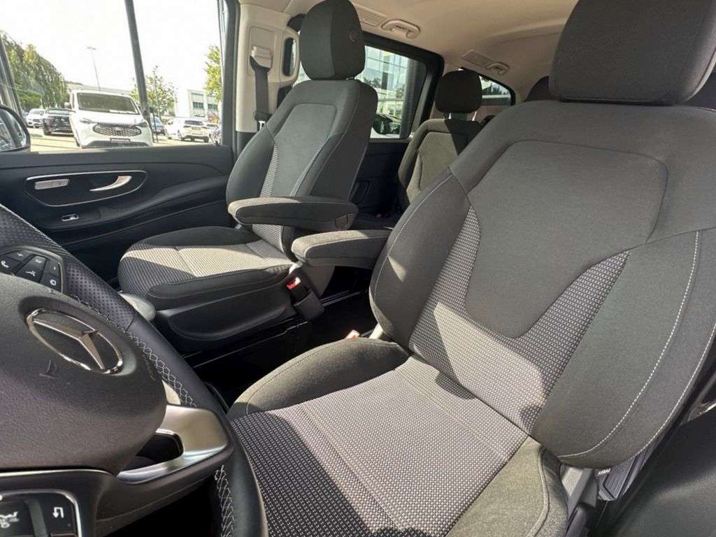 Mercedes-Benz V 220