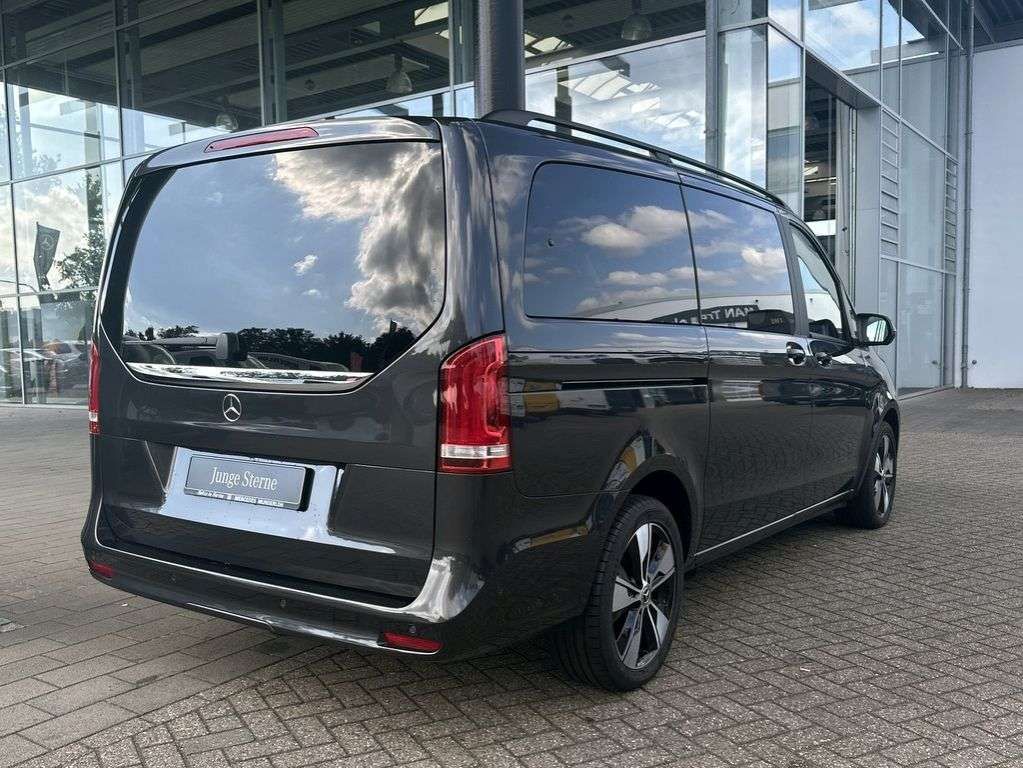 Mercedes-Benz V 220