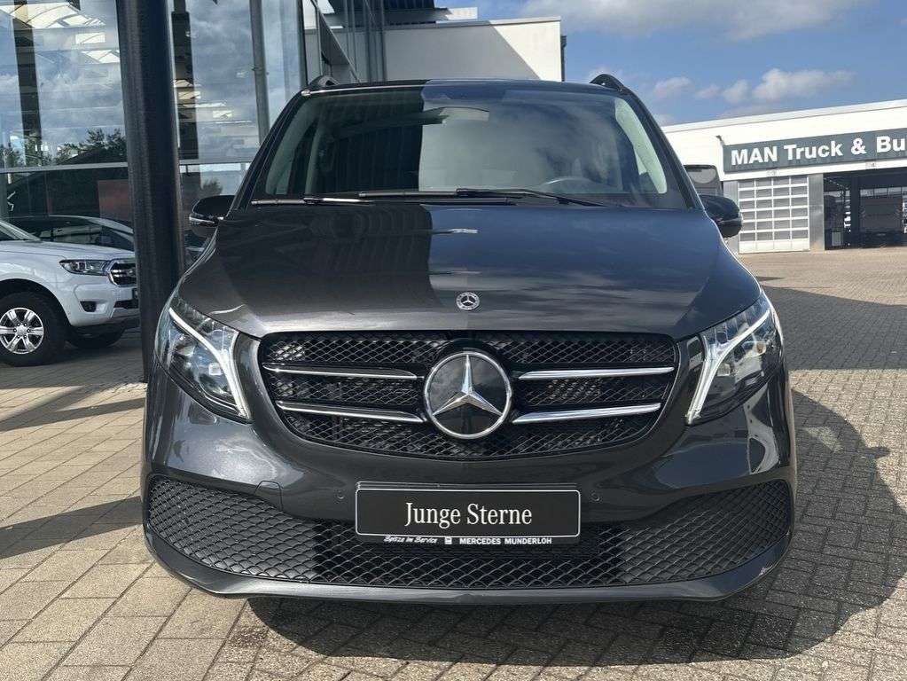 Mercedes-Benz V 220