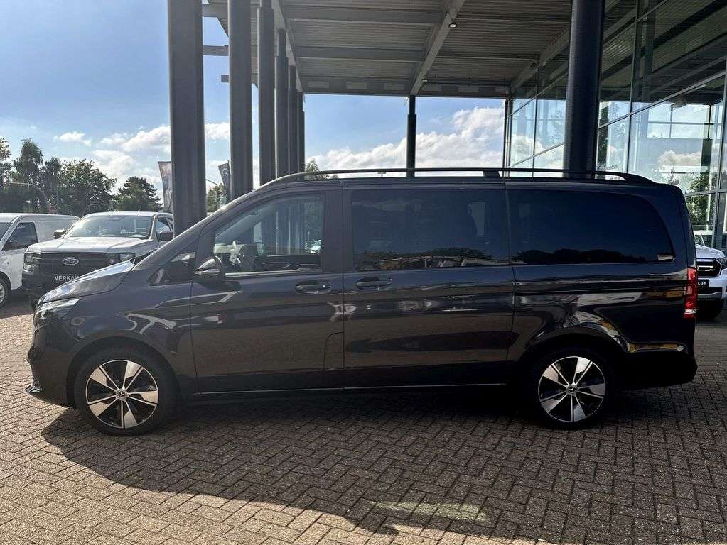 Mercedes-Benz V 220