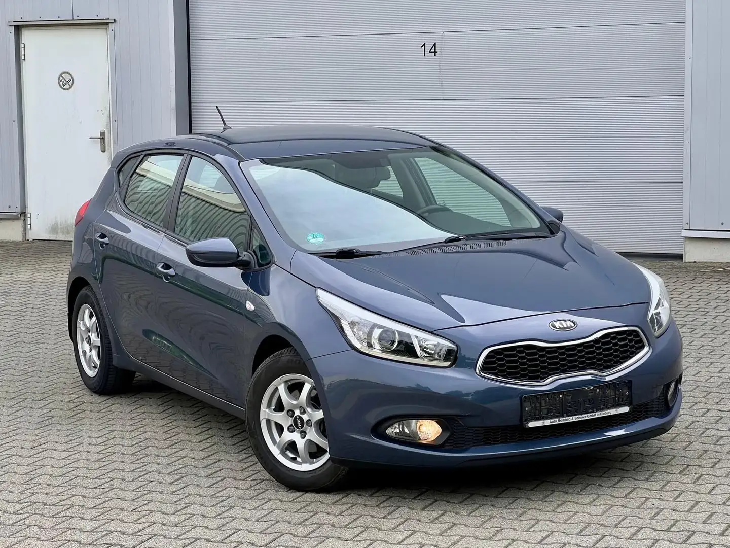 Kia Ceed / cee'd 1,4 Tüv Neu Service neu Garantie Blauw - 1