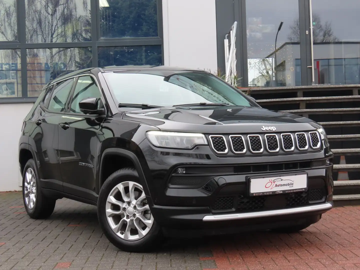 Jeep Compass 1.5 GSE T4 Autom. Keyless Sitzheiz. 360° Noir - 1