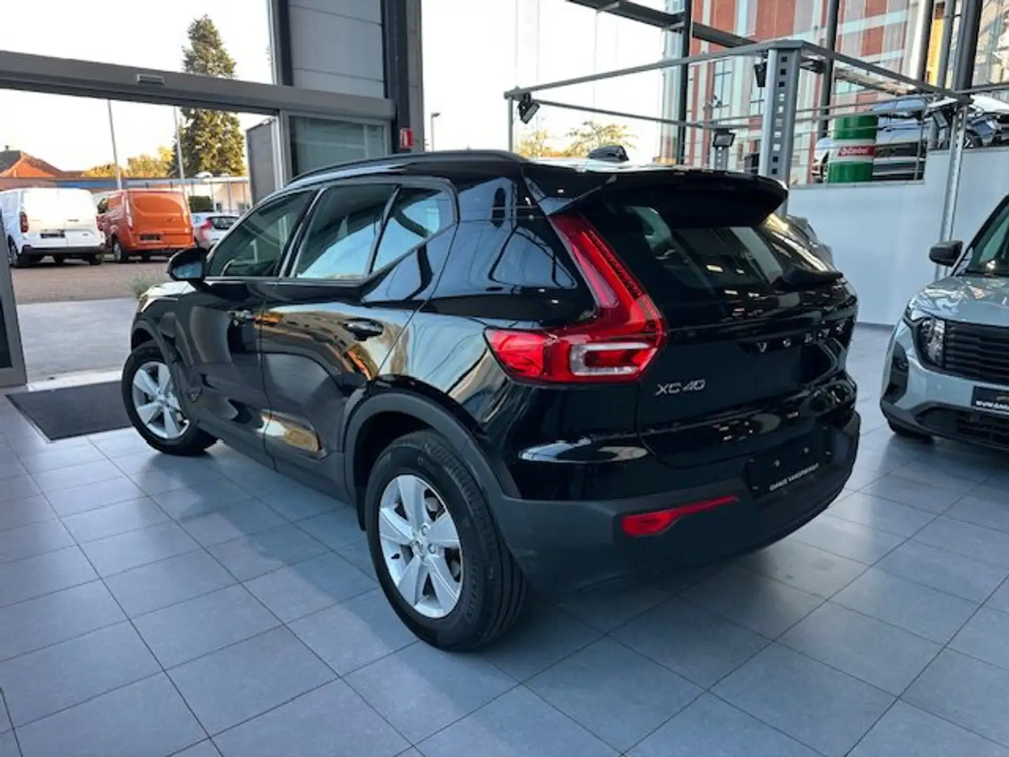 Volvo XC40 MOMENTUM BENZINE SLECHTS 37000KM Noir - 2