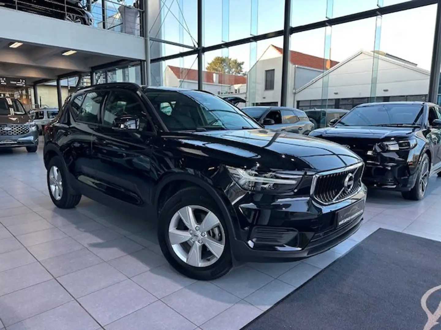 Volvo XC40 MOMENTUM BENZINE SLECHTS 37000KM Noir - 1