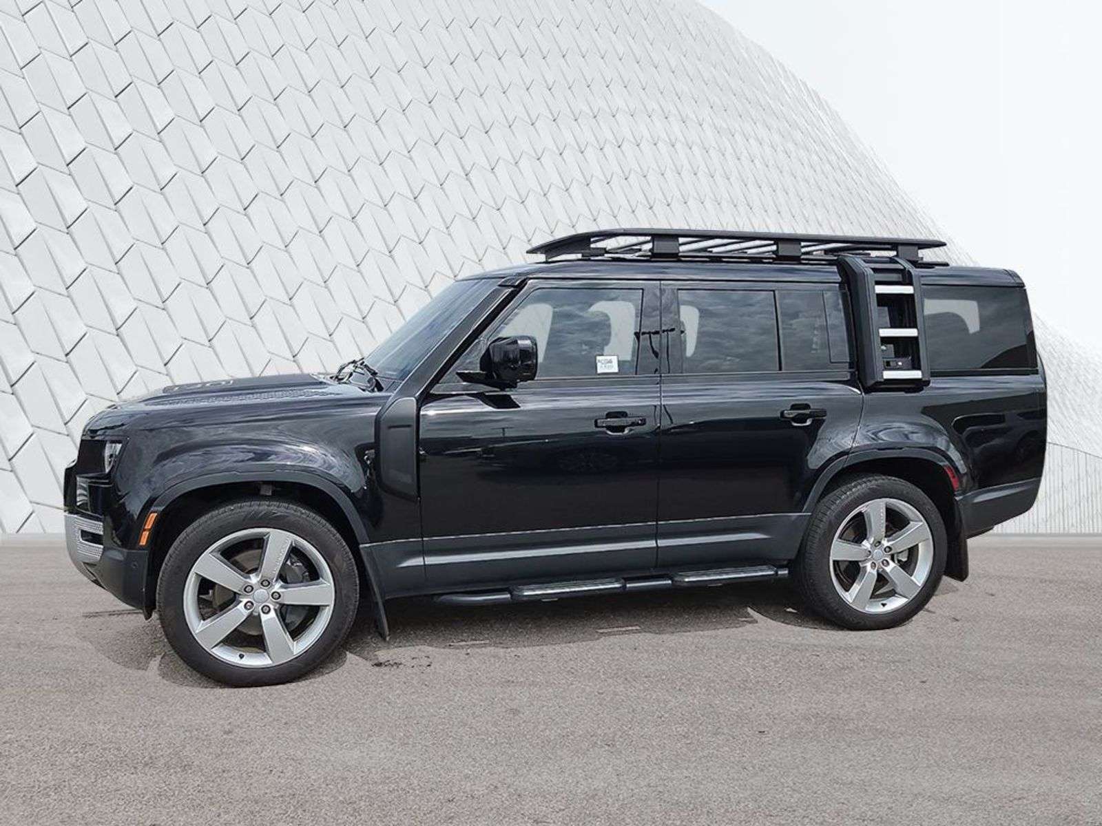 2024 Land Rover Defender 130 V6 S, 8-PASS, LOW KM, AIR SUSPENSION, DRIVER A — снимка 1