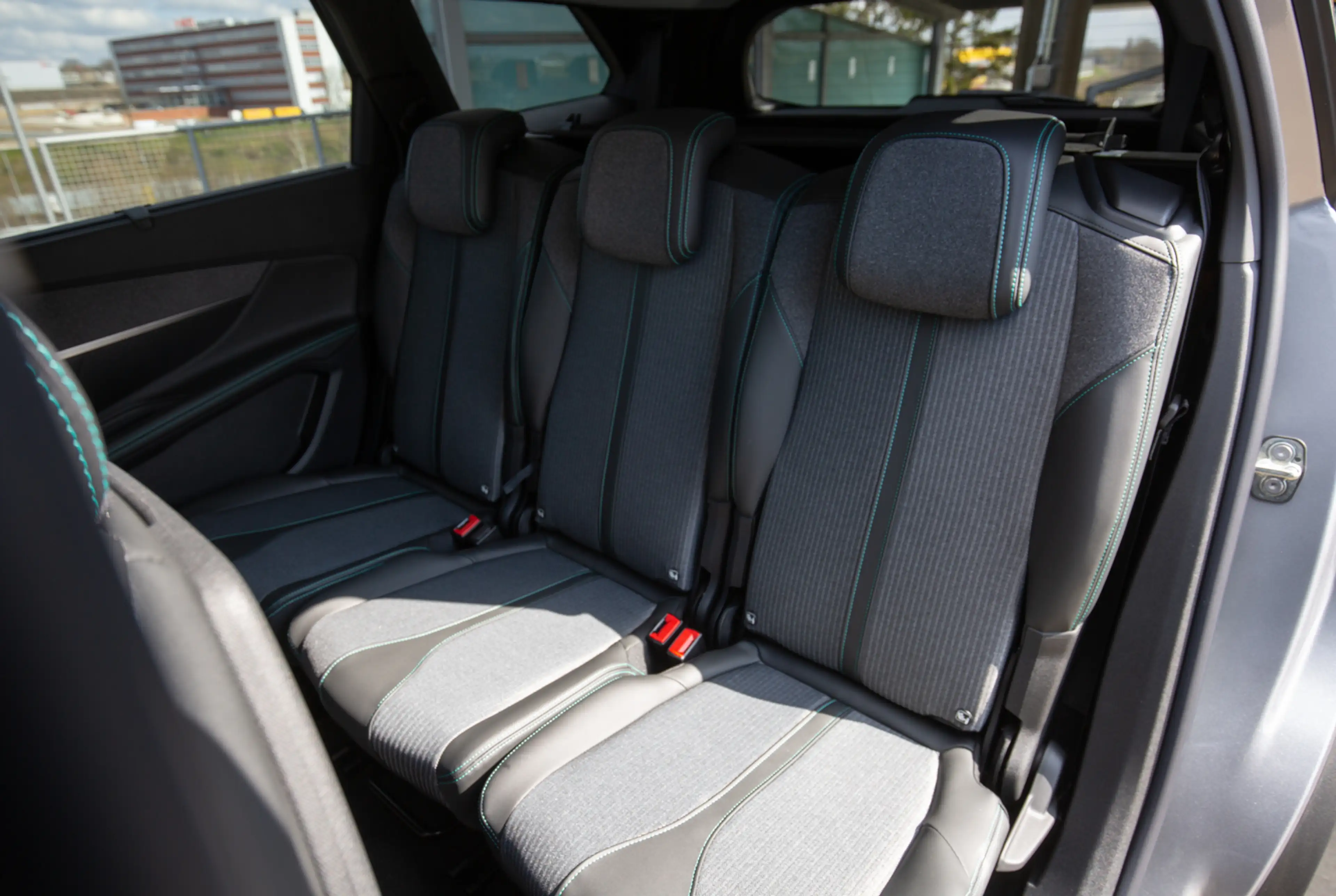 Peugeot 5008 Allure Pack BlueHDi 130 EAT8 *KINDER-PAKET*PDC-VORNE* — photo 8