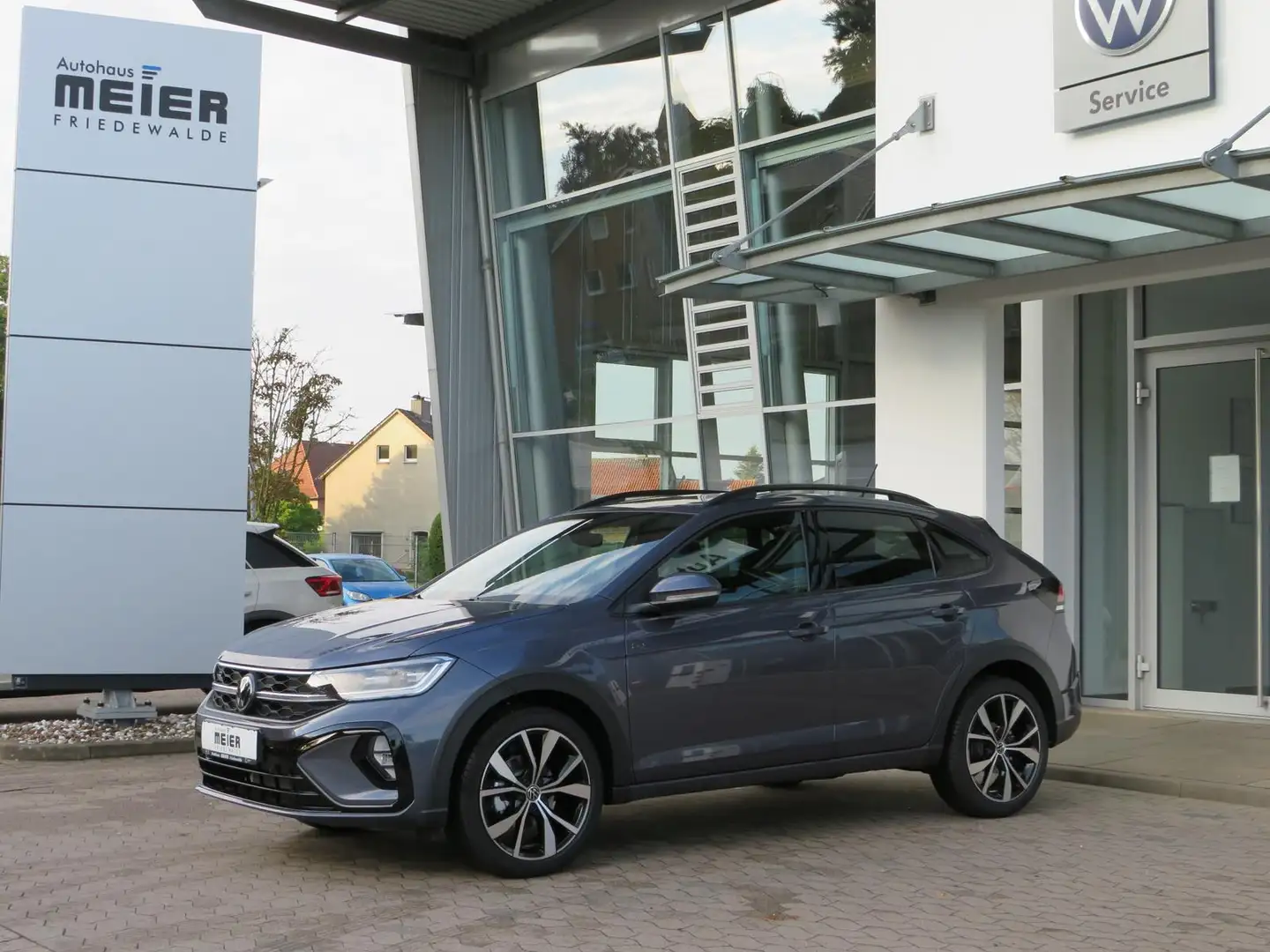 Volkswagen Taigo 1.0TSI DSG R-Line AHK Kamera Matrix-LED Grau - 2