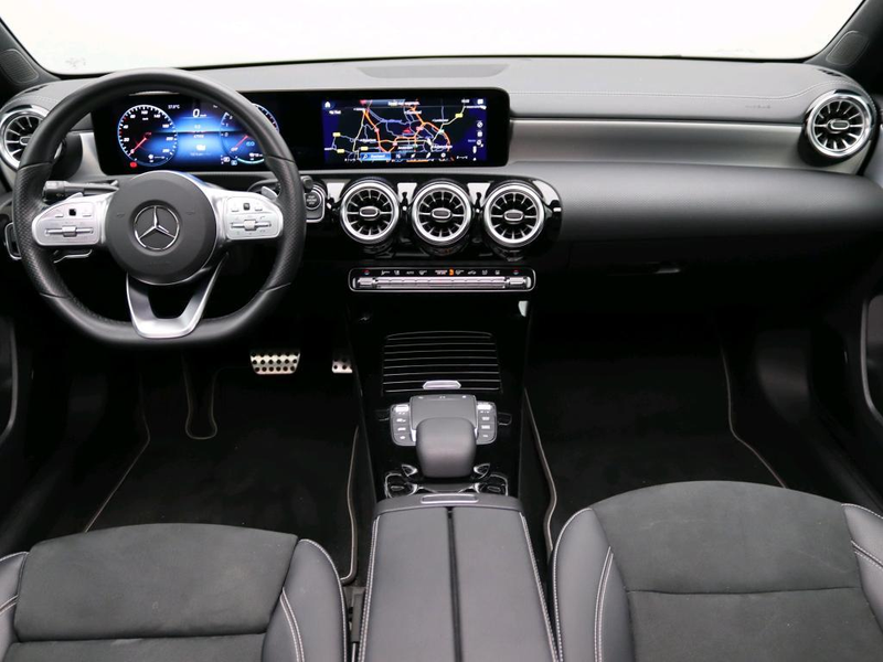 Mercedes-Benz A 250 e Business Solution AMG-Line / Panaroma-dak / Acht — photo 6