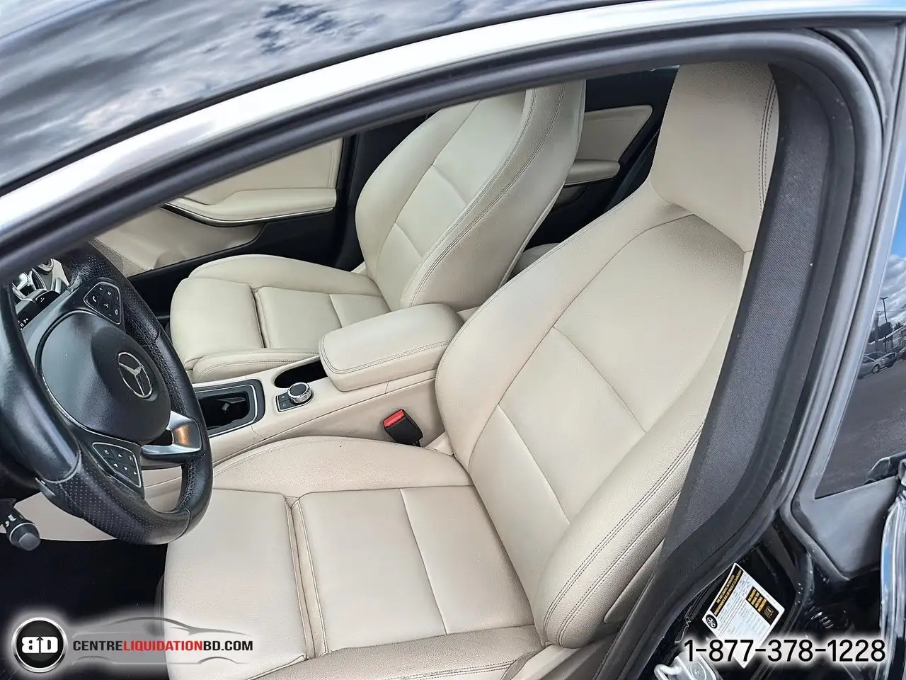 Mercedes-Benz CLA снимка Mercedes-Benz CLA