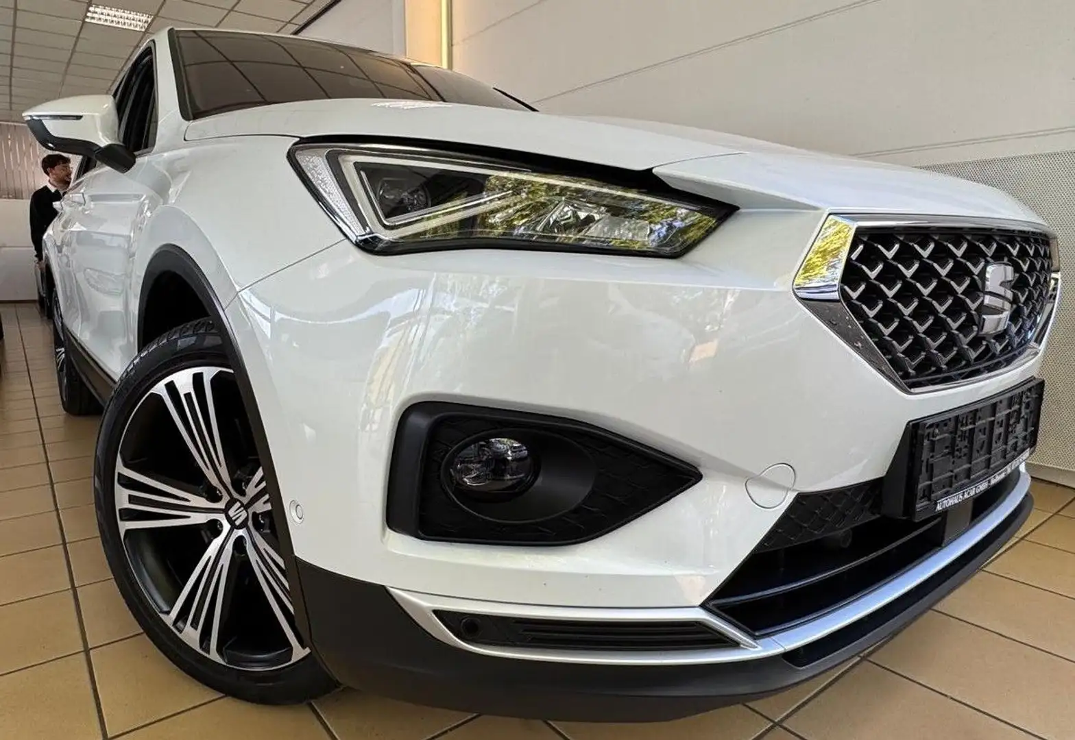 SEAT Tarraco 2.0 TDI Xcellence Key-Go ACC 7-Sitzer Digital AHK Blanc - 1