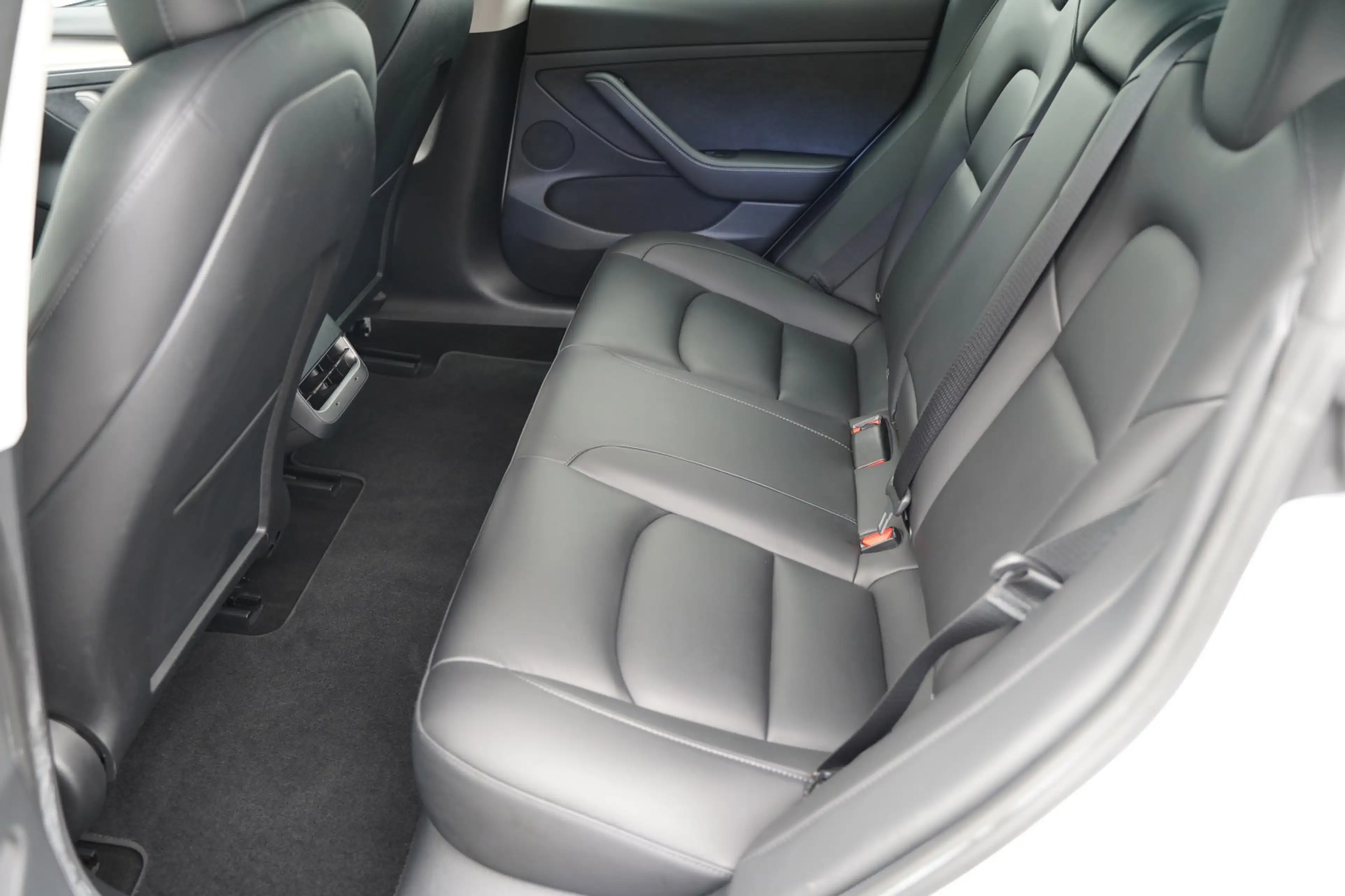 Tesla Model 3 Standard Range + *19-Zoll*1.Hand*unfallfrei* — photo 9