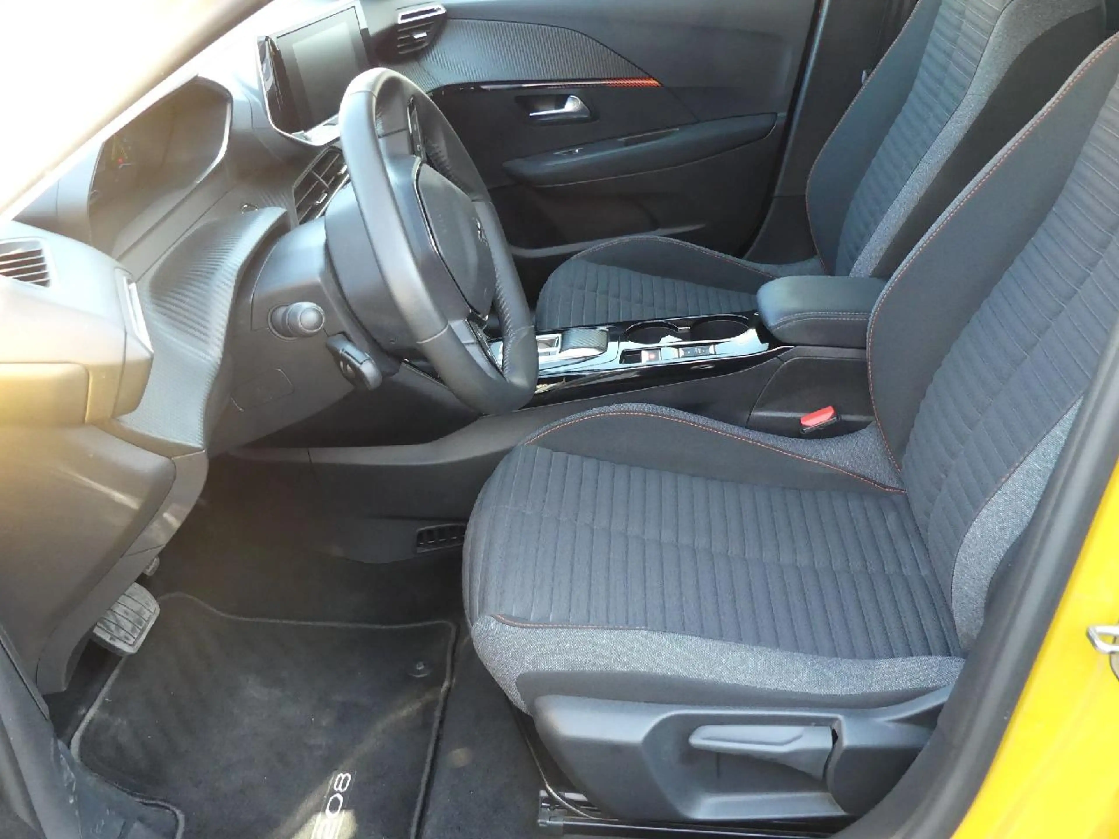 Peugeot e-208 Peugeot e-208 Active 136 App/Klima — photo 5