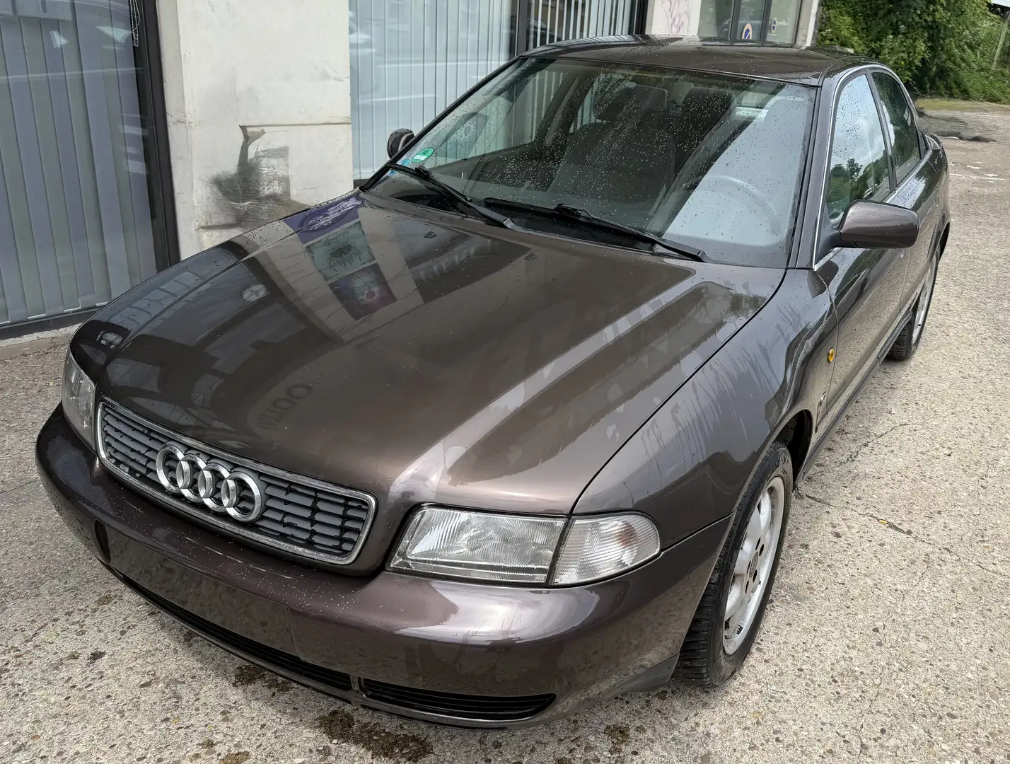 Audi A4 1.8 E Automatique Brun - 1