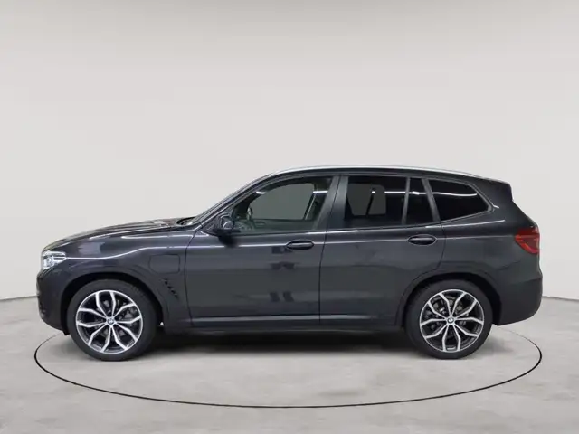 BMW X3 view 6