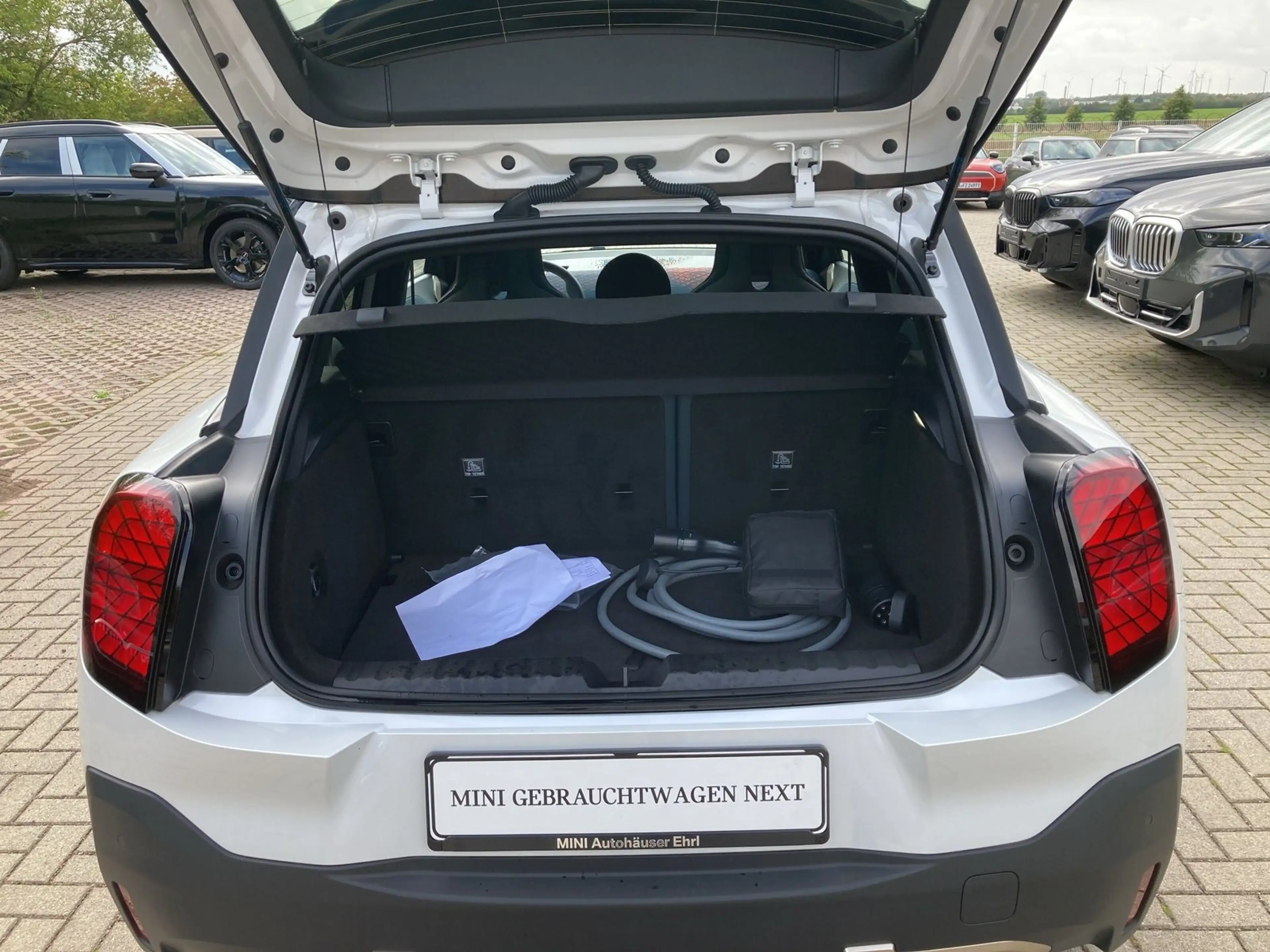 MINI Aceman SE HeadUp Pano Navi HK HiFi PA+ DA JCW — photo 7