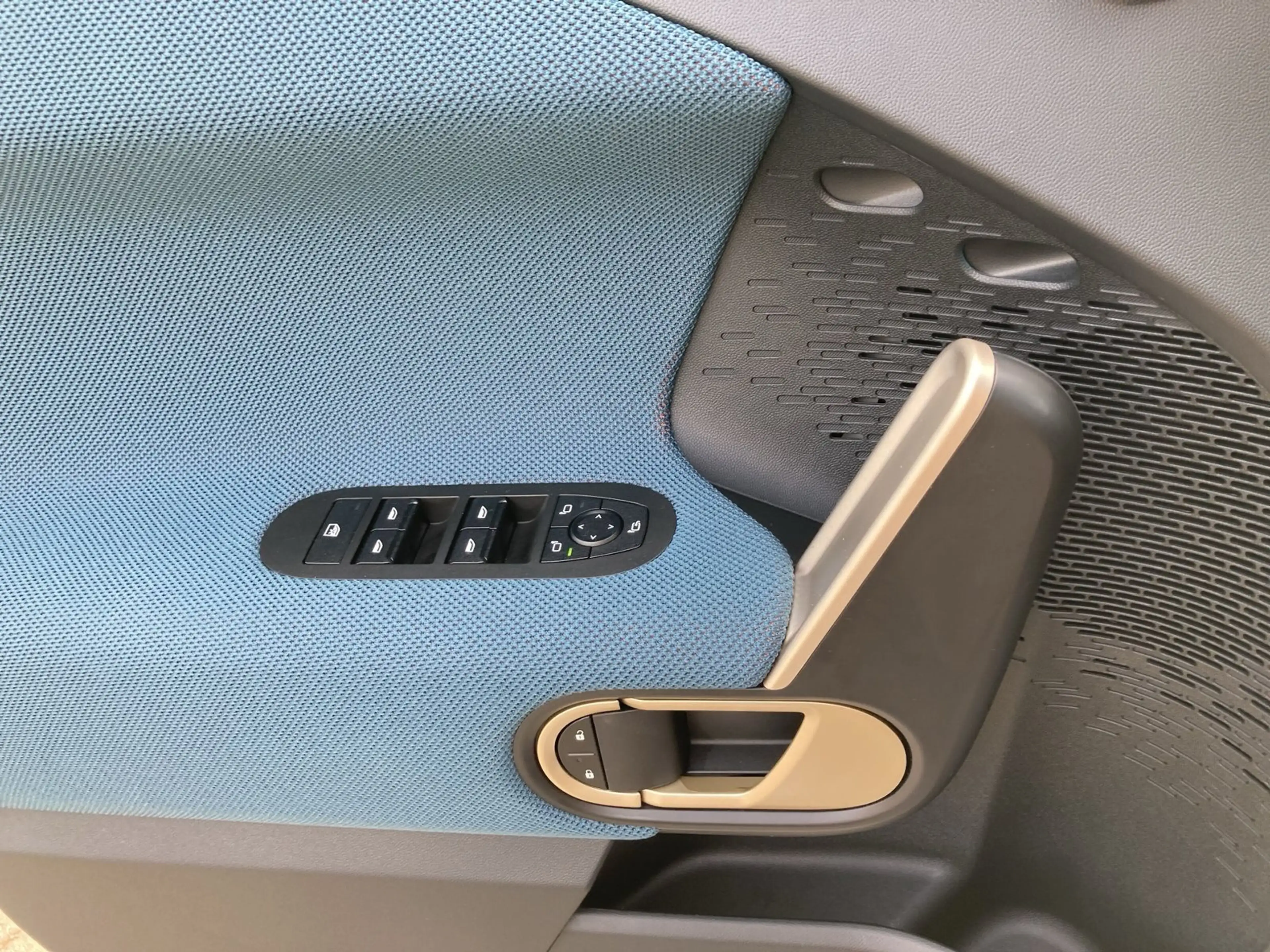 MINI Aceman SE HeadUp Pano Navi HK HiFi PA+ DA JCW — photo 15