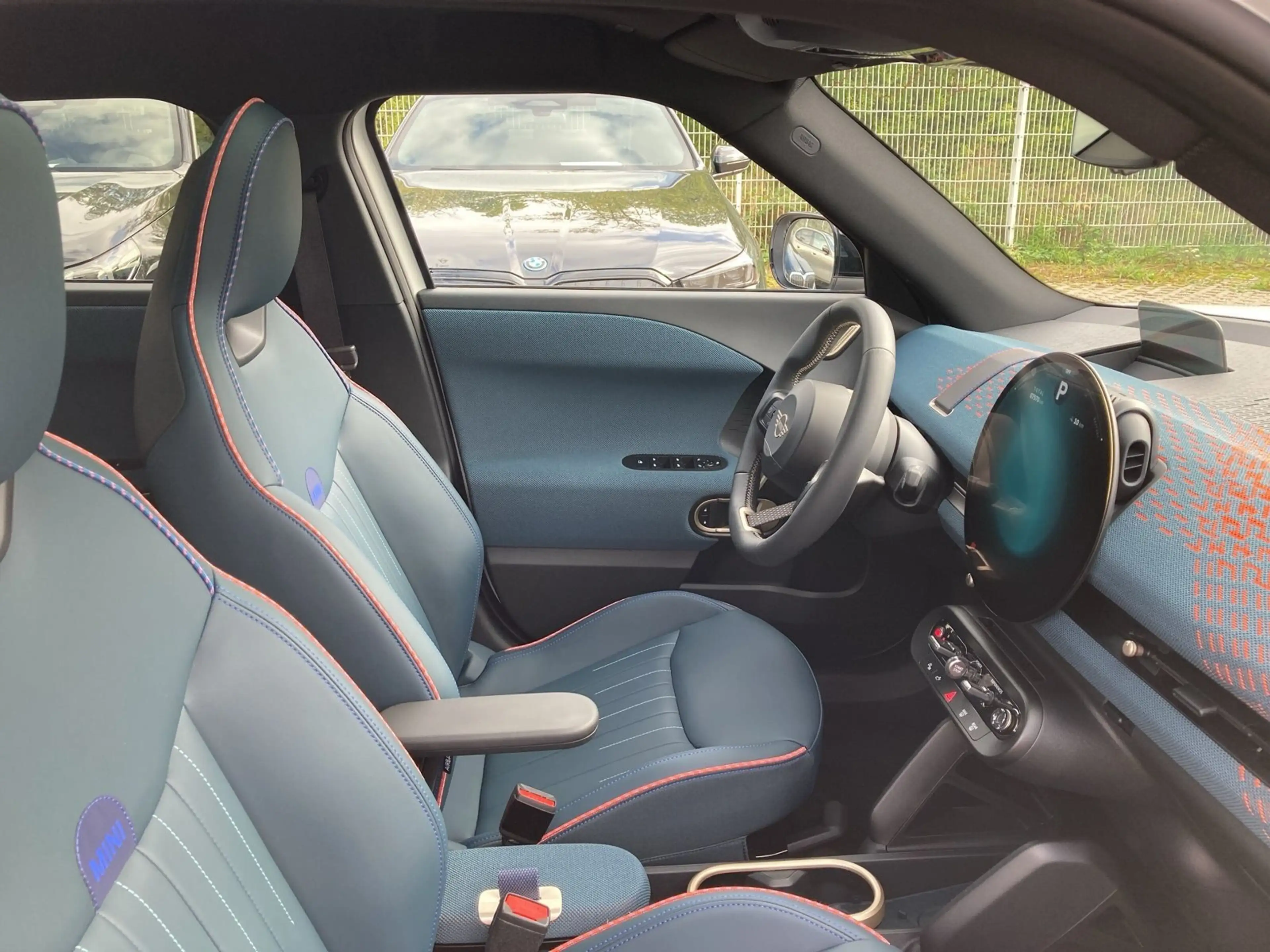 MINI Aceman SE HeadUp Pano Navi HK HiFi PA+ DA JCW — photo 11