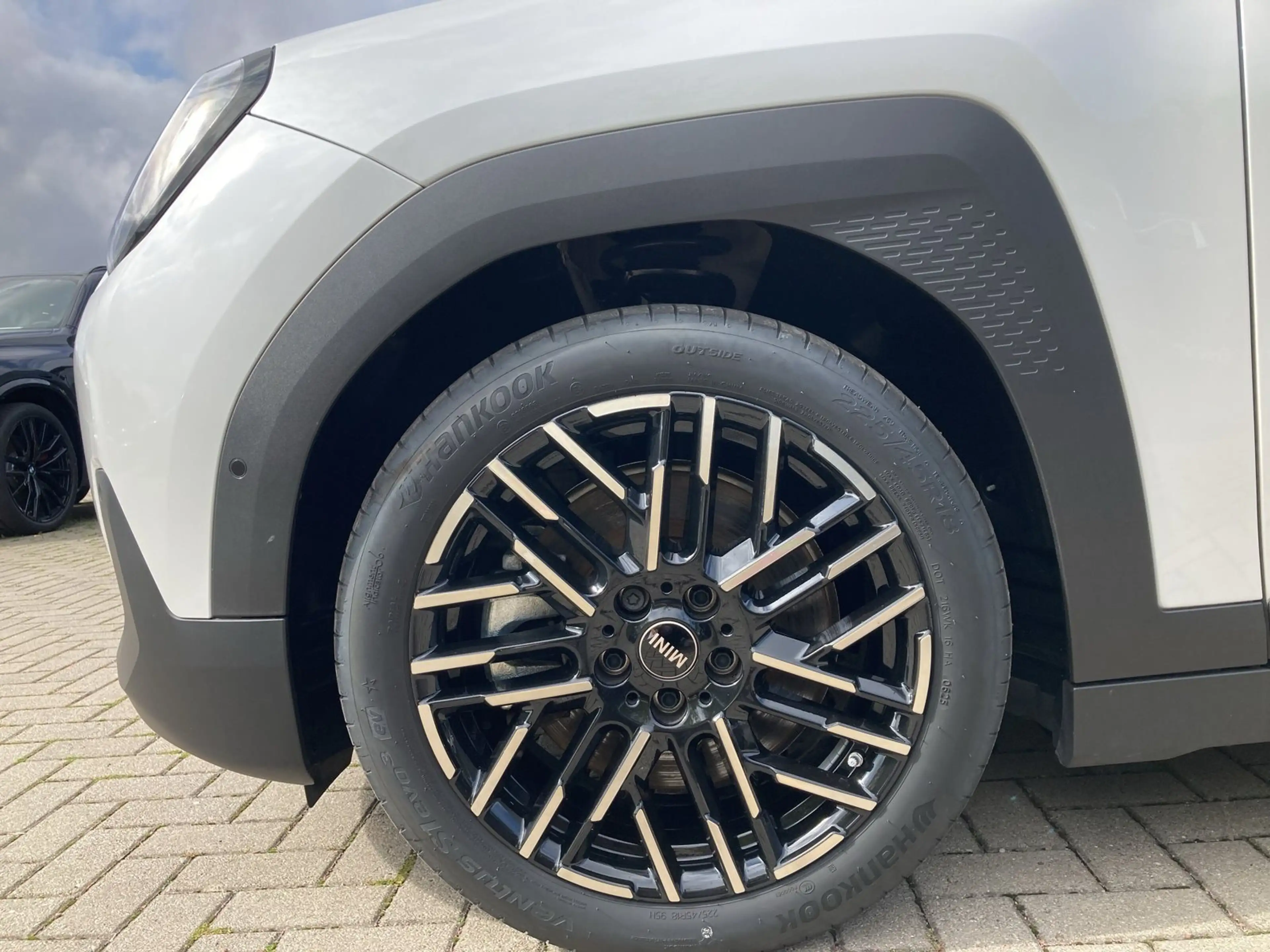 MINI Aceman SE HeadUp Pano Navi HK HiFi PA+ DA JCW — photo 3