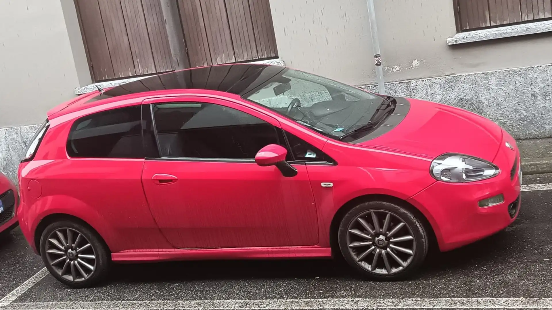 Fiat Punto Punto III 2012 3p 1.4 m-air 16v t. Lounge s Rosso - 1