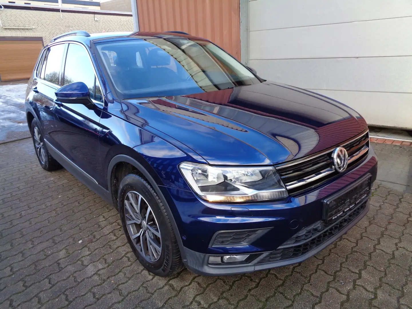 Volkswagen Tiguan 2.0 TSI Comfortline 4Motion *DSG* Blau - 1