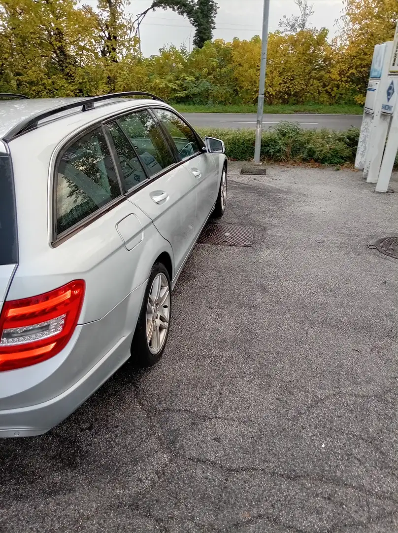 Mercedes-Benz 220 - 1