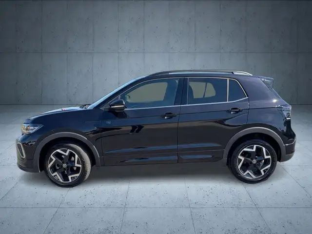 Volkswagen T-Cross view 3