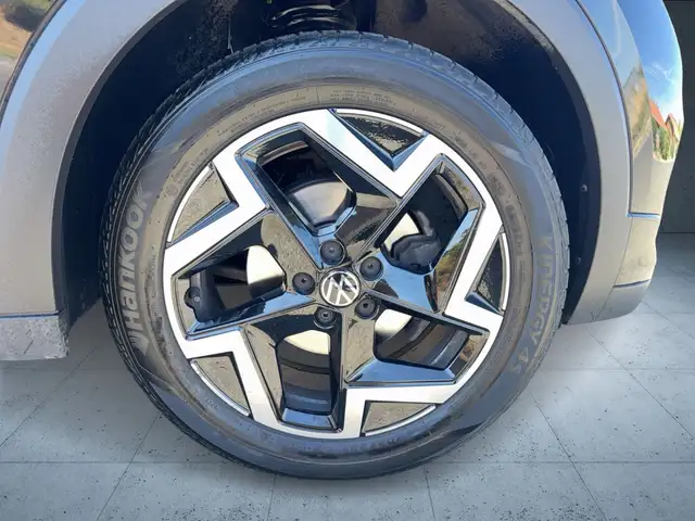 Volkswagen T-Cross view 8
